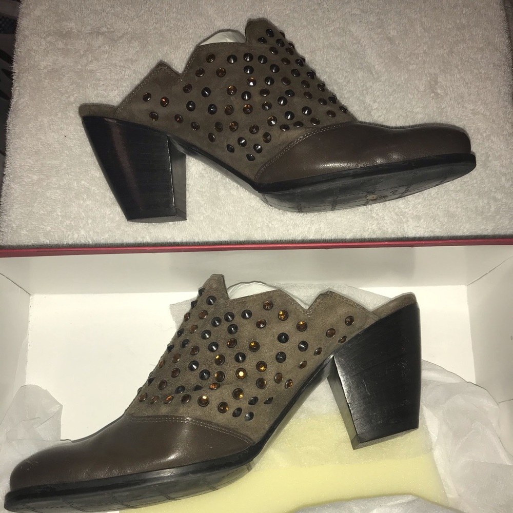 Women’s shoes